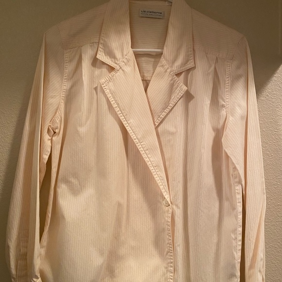 Liz Claiborne Tops - Bundle 10 (4-5$) items for a 10$ offer. Liz Claiborne peach pinstripe top